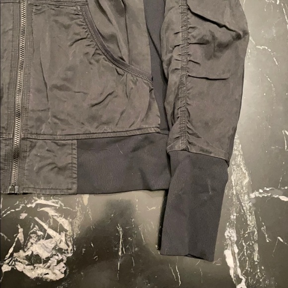 Lululemon Jacket - Picture 4 of 8
